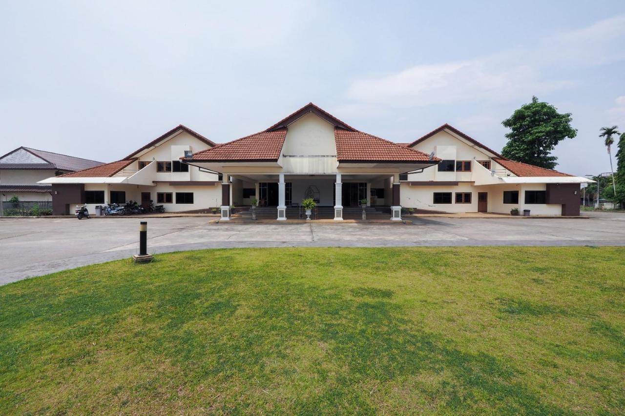 Oyo 859 Golden Land Hotel Chiang Rai Dış mekan fotoğraf