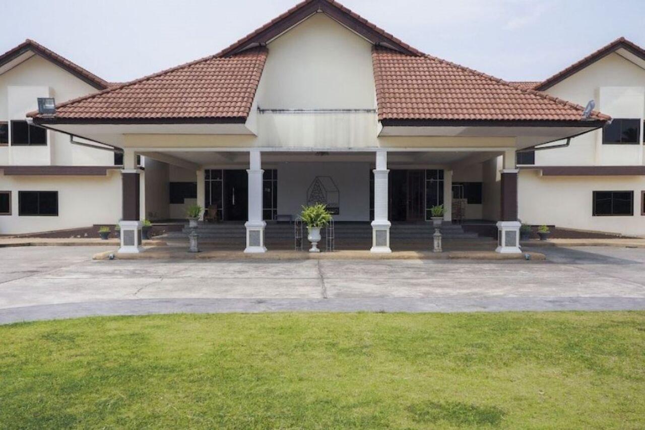 Oyo 859 Golden Land Hotel Chiang Rai Dış mekan fotoğraf